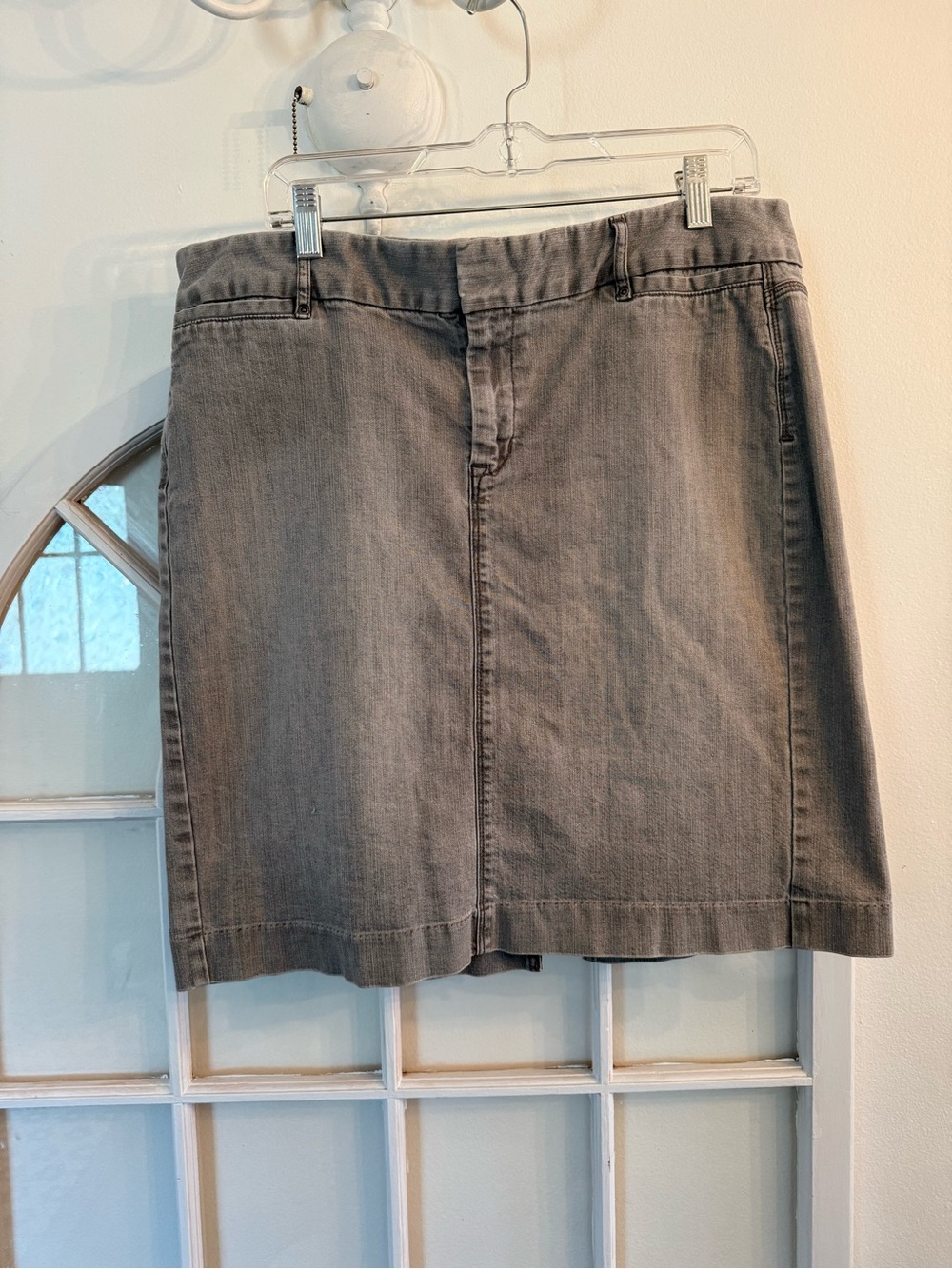 GAP Gray Denim Skirt Women's Size 16 Neutral Casual Classic Midi Mini Preppy